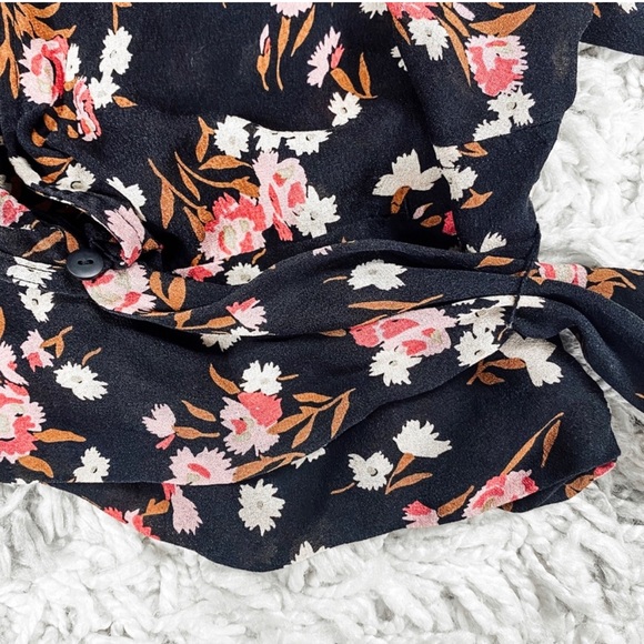 A.L.C. Floral 100% Silk Blouse Size 6 - Picture 5 of 6